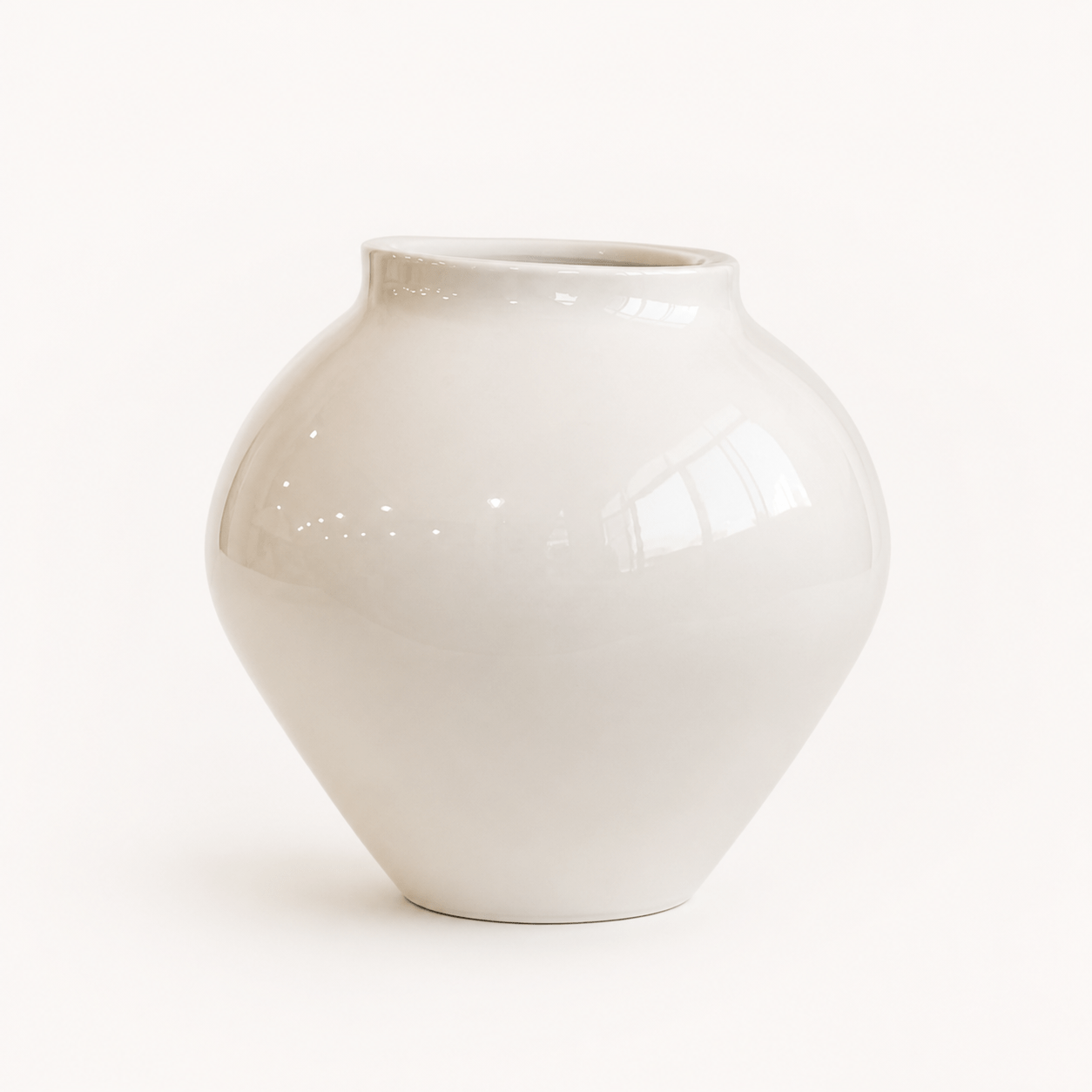 Gloss Ivory Vase – New Vision ceramic vase collection