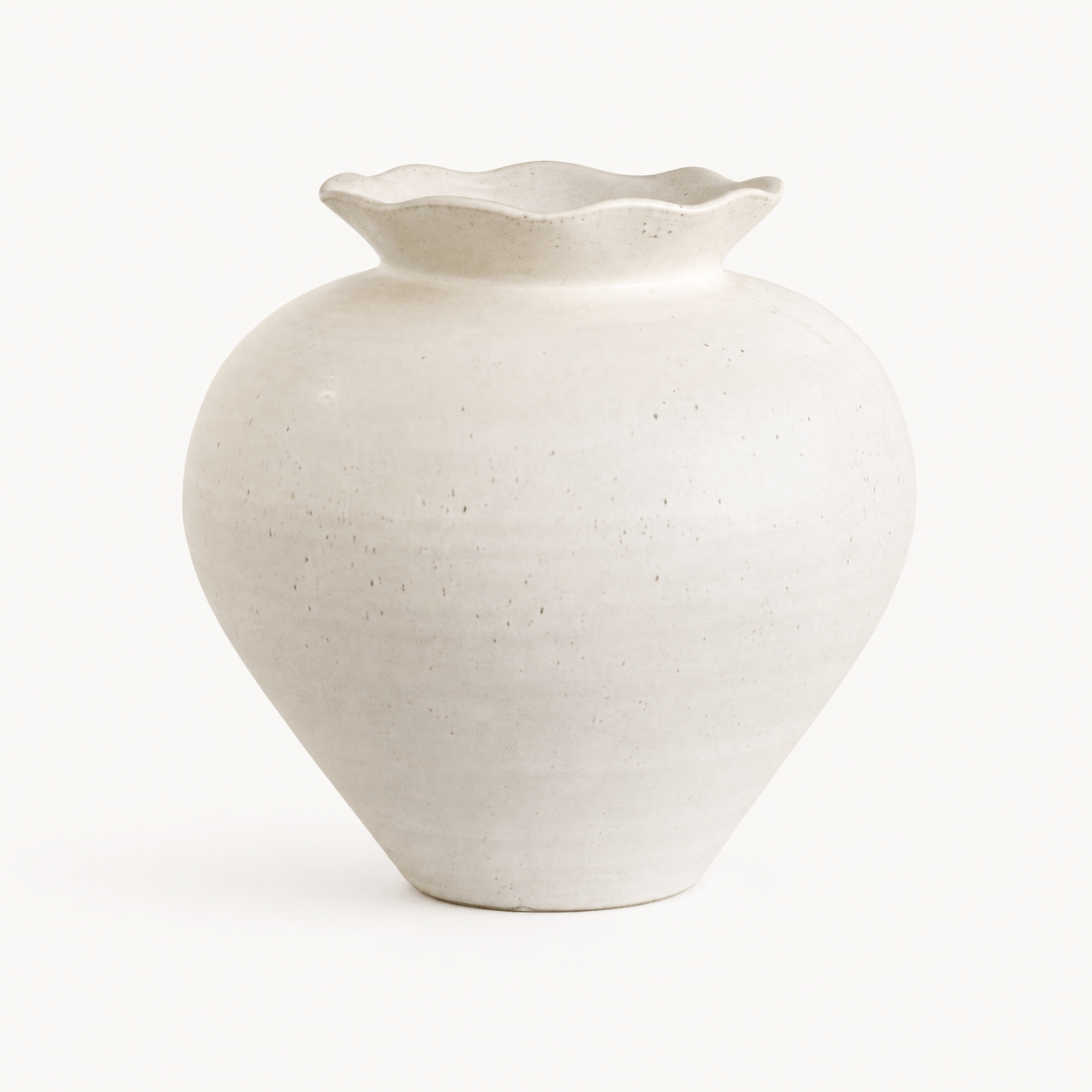 Soft-Rim Ivory Vase – New Vision ceramic vase collection